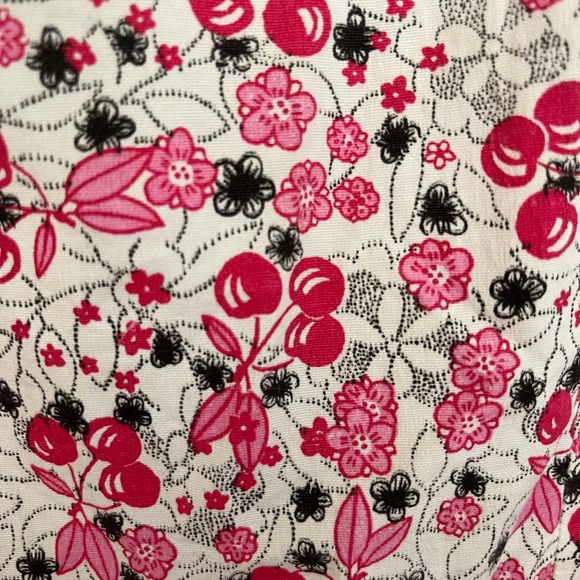Dress size XS, swing skirt, summer style sleeveless in pink, red, white pattern - Picture 5 of 6